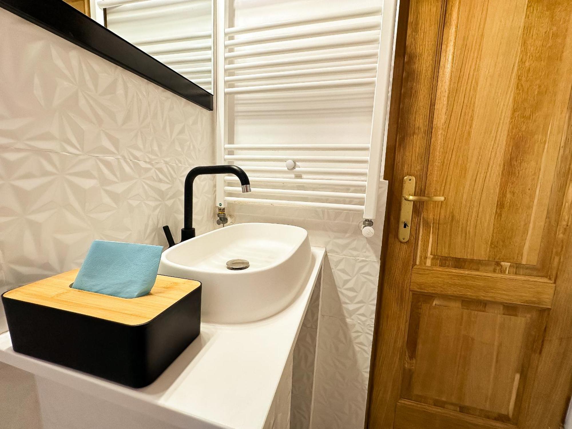 The Royal - Studio With Balcony & Panoramic View Крайова Екстериор снимка